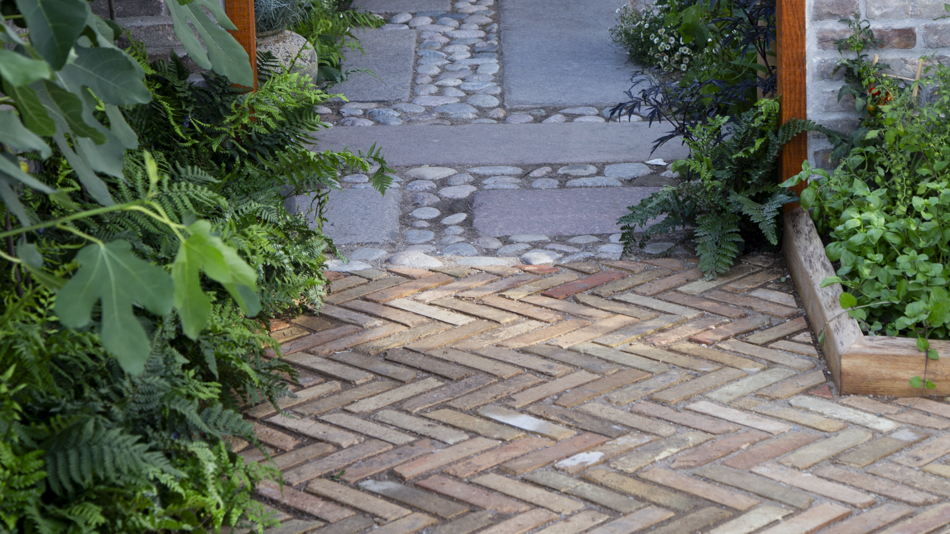 Fugesand til fliser på terrasser, gangarealer og indkørsler